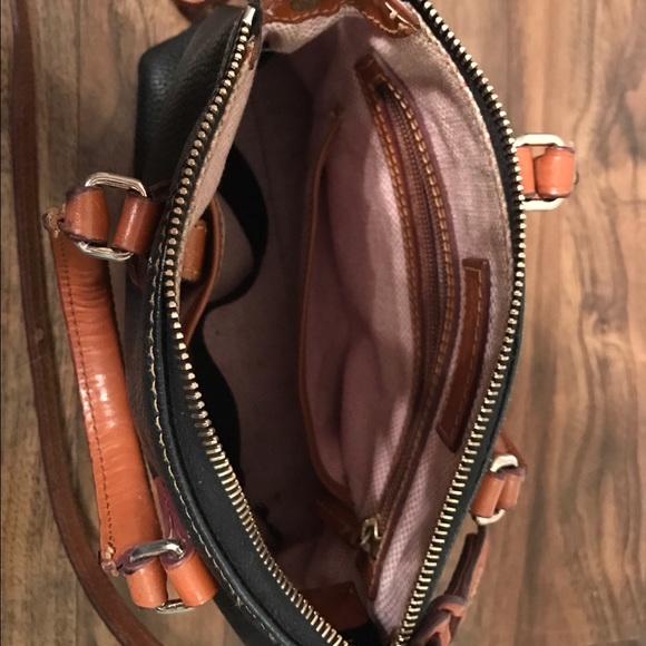 Dooney & Bourke Crossbody purse - Picture 2 of 9